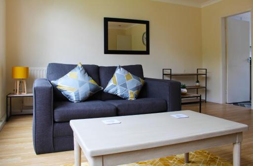 Luke stays - Cheveley Park - Housity