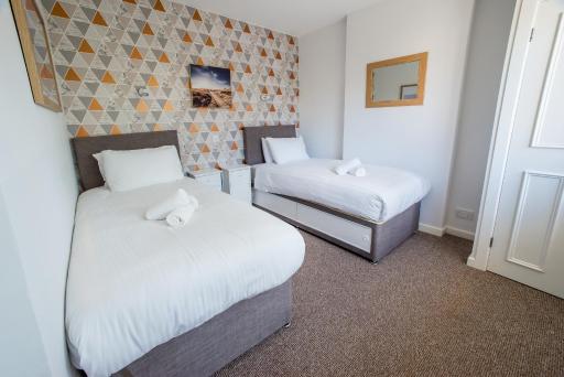 Sea Road Apartments - Housity