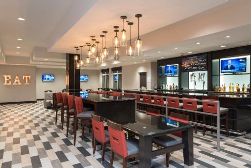 Holiday Inn Indianapolis Airport, an IHG Hotel - Housity