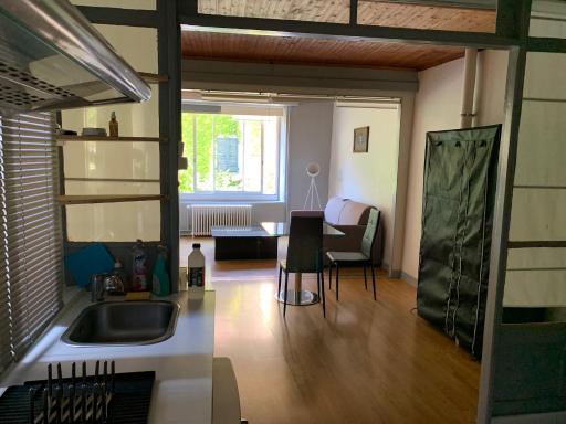 Grand studio tout confort sur cour - Hizvo