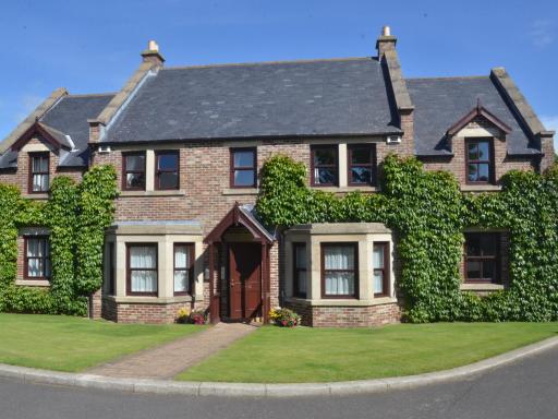 Plawsworth Hall Serviced Cottages and Apartments - Housity