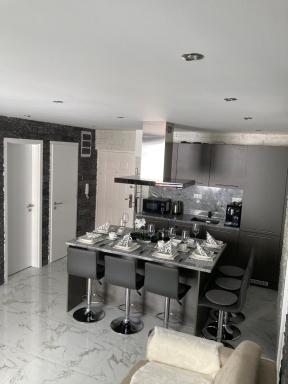 Swiss Luxury Apartment - Housity