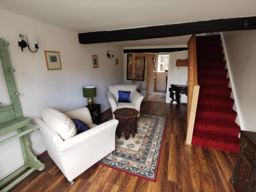 Glastonbury Hayloft close to winter starling murmurations - Housity