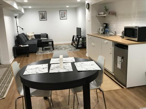 Newly renovated, large one bedroom guest suite close to Washington DC in a quiet neighborhood - Housity