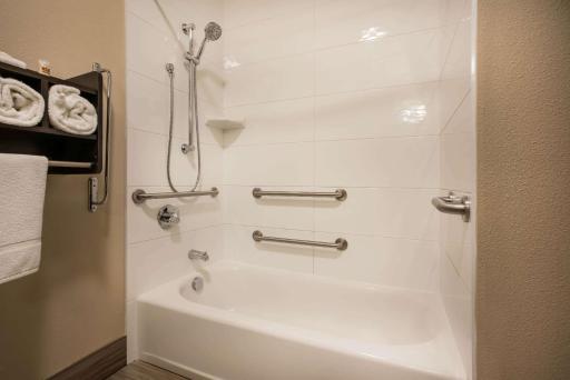 La Quinta by Wyndham Eugene - Housity
