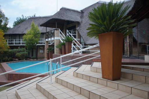 The Waterfront Country Lodge - Housity