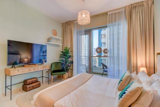 Durrani Homes - Luxurious Studio near Dubai Mall with pool view - Housity