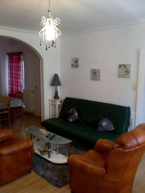 Apparemment F3 centre de MIRECOURT - Housity