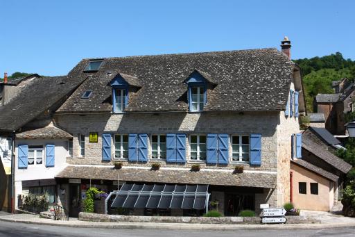 Logis Hôtel Restaurant L'Auberge du Chateau - Housity