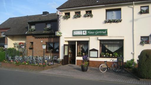 Hotel Haus Gertrud - Housity