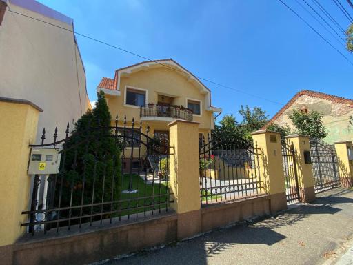 Alexia Rooms - Housity