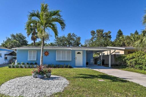 Rita's Cottage by the Beach - Steps to Ocean! - Housity
