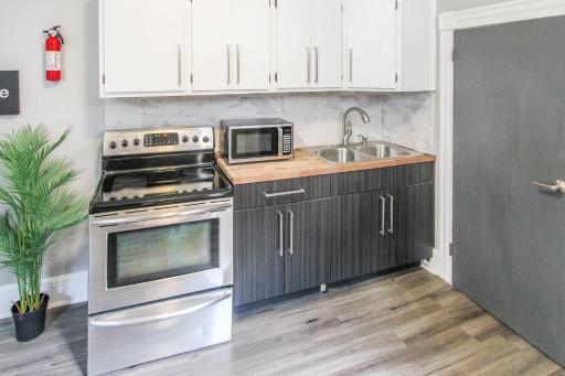 ☆☆ Modern Coed Dorm in Reading ☆☆ - Housity