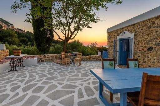 The Aegean blue country house Old Milos - Housity