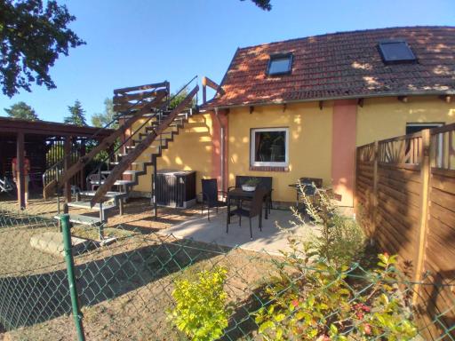 Ferienwohnung auf dem Land Mecklenburgische Seenplatte Müritz, ländliche Region - Housity