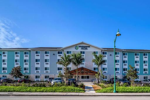 WoodSpring Suites Naples West - Housity