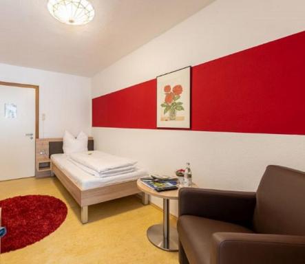 Hotel Restaurant Goldener Hirsch - Housity