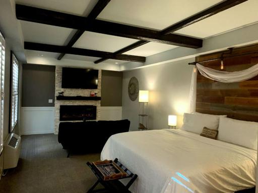 Cedar Stables Inn & Suites - Housity