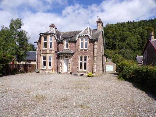 Dunmor House - Charming Victorian Period Property - Housity
