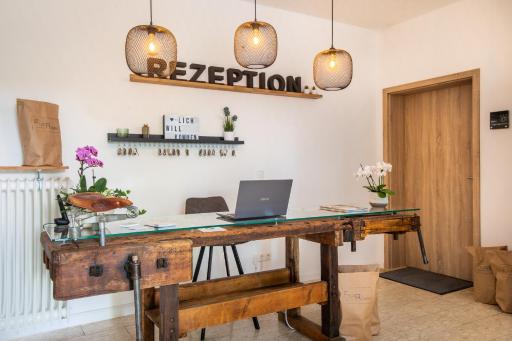 Hotel Clement - Bed & Breakfast - Housity