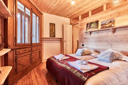 Sauze Chalet by Besson Ski Rental - Housity
