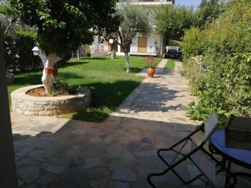 Εξοχική κατοικία με κήπο στην Άβυθο, Αιγίου - Housity