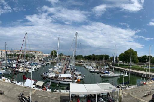 Le "LA FAYETTE", vue exceptionnelle sur le Port de Plaisance - Housity