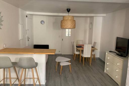 Appartement complet, hyper centre d’Auxerre. - Housity