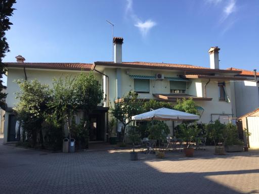 Aparthotel Manfrè - Housity