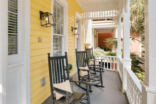 111 Waldburg street Beautifully Renovated Historic 5 bedroom 5 bath - Hizvo