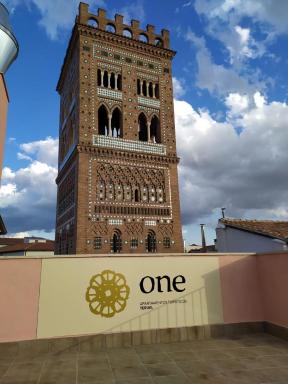 Apartamentos One - Housity