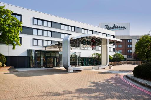 Radisson Hotel and Conference Centre London Heathrow - Housity