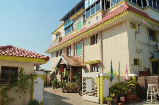 Hotel Vaani Villa - Housity