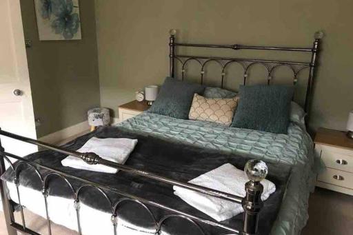 8A Tweed Cottage, just off the High St in Peebles - Housity