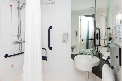 Holiday Inn Express Tamworth, an IHG Hotel - Housity