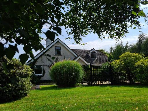 Aldergrove Farm, Beautiful, spacious & comfortable - Housity