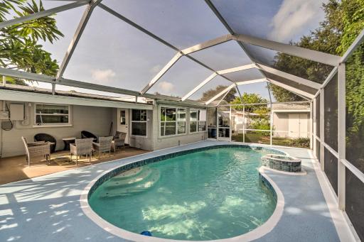 Peaceful Venice Villa with Patio - 2 Miles to Beach! - Housity