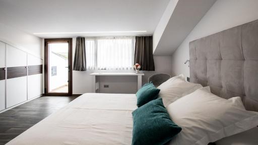 Hotel Duque de Calabria - Housity
