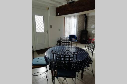 petite maison de ville toute équipée - Housity