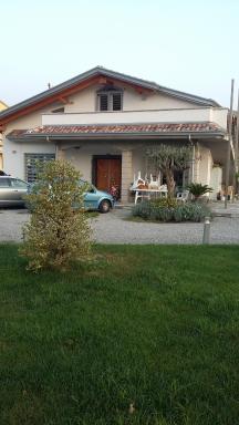 Paola House - Housity