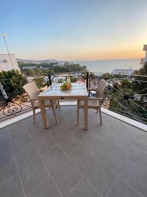 SEA VIEW 3 PENTHOUSE APARTMENT - Housity