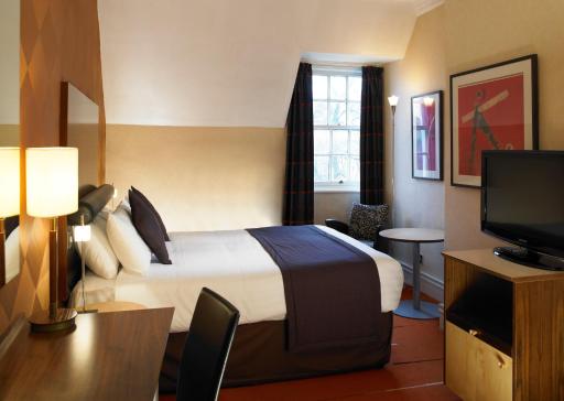 The Angel Hotel - Housity