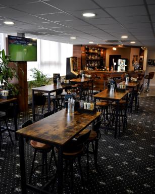 OX Hotel Manchester - Housity