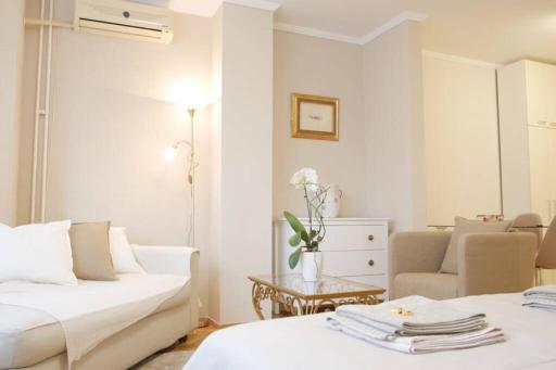 Apartment Art - Housity