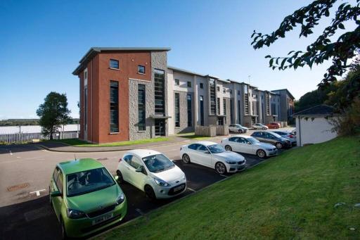 Aberdeen 2 Bedroom , Private Parking and WiFi - Housity