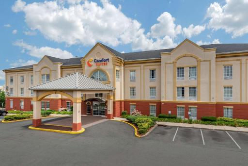Comfort Suites Newark - Harrison - Housity