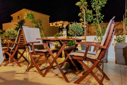 Theasis Athens - Housity