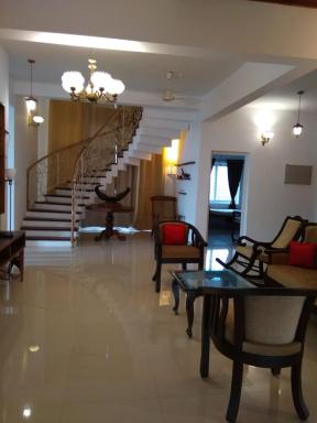 Triplex penthouse apartment - Housity