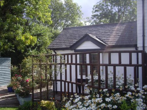 Wishing Well Garden Apartment - Housity