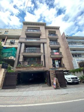 Sheesh Mahal Bed & Breakfast - Housity